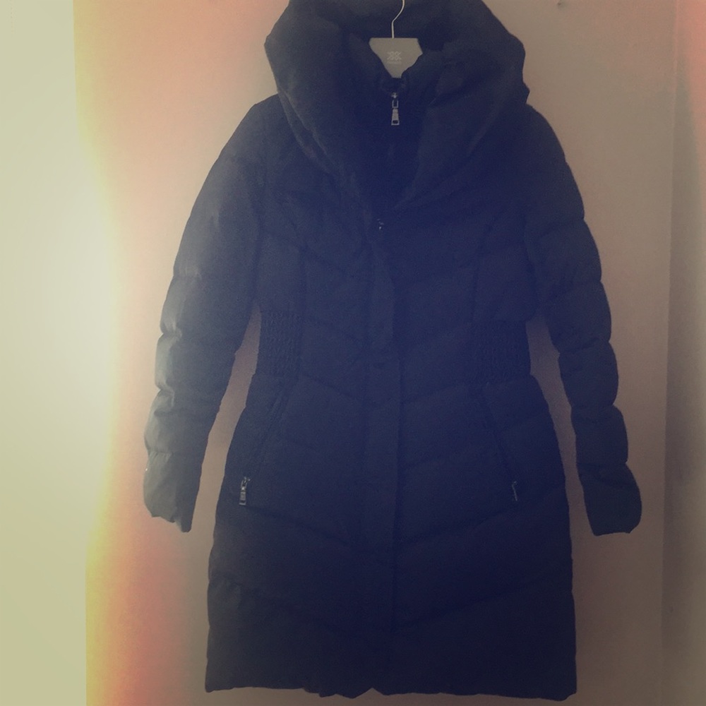 TAHARI PUFFER COAT